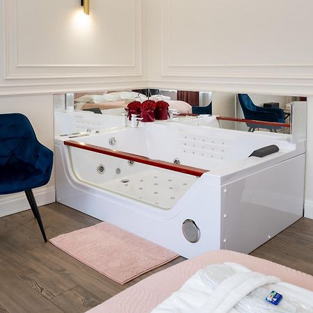 Apartament Glamour Prywatne Jacuzzi Starowislna Krasków Εξωτερικό φωτογραφία