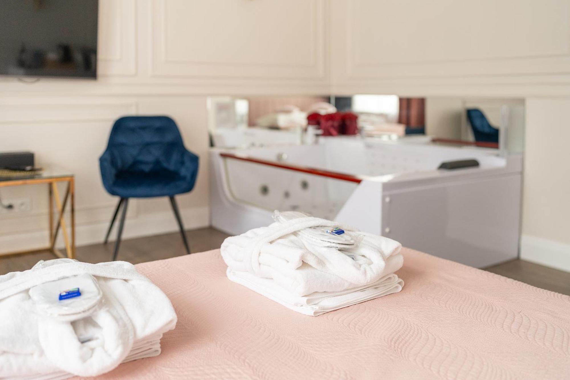 Apartament Glamour Prywatne Jacuzzi Starowislna Krasków Εξωτερικό φωτογραφία